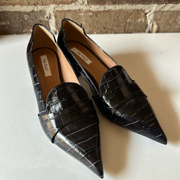Isola 45 Heel Navy Croc-Embossed Leather - Picture 1 of 14